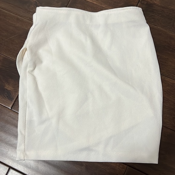 Rauched mini skirt - Picture 3 of 3